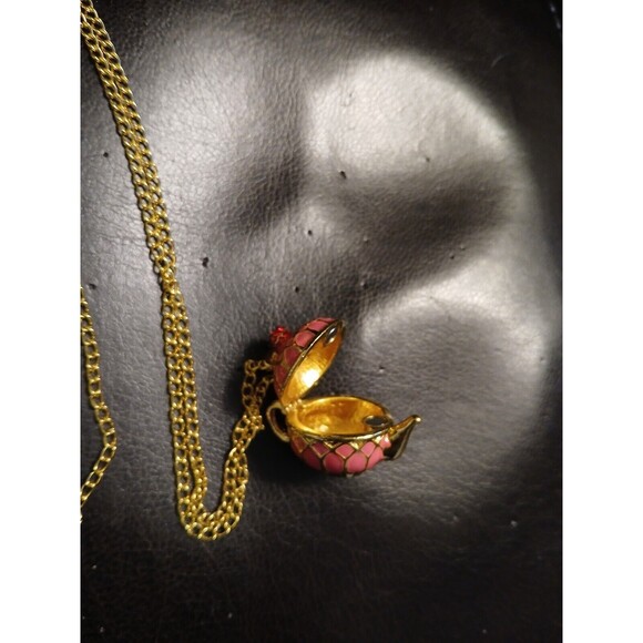 Teapot Locket Opens Pink Enamel Sparkly Cherry Necklace - Picture 8 of 9